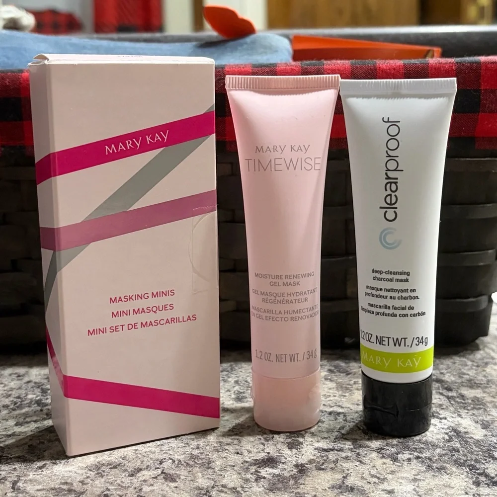 Mary Kay Masking Minis - TimeWise Renewing Gel Mask & ClearProof Charcoal Mask